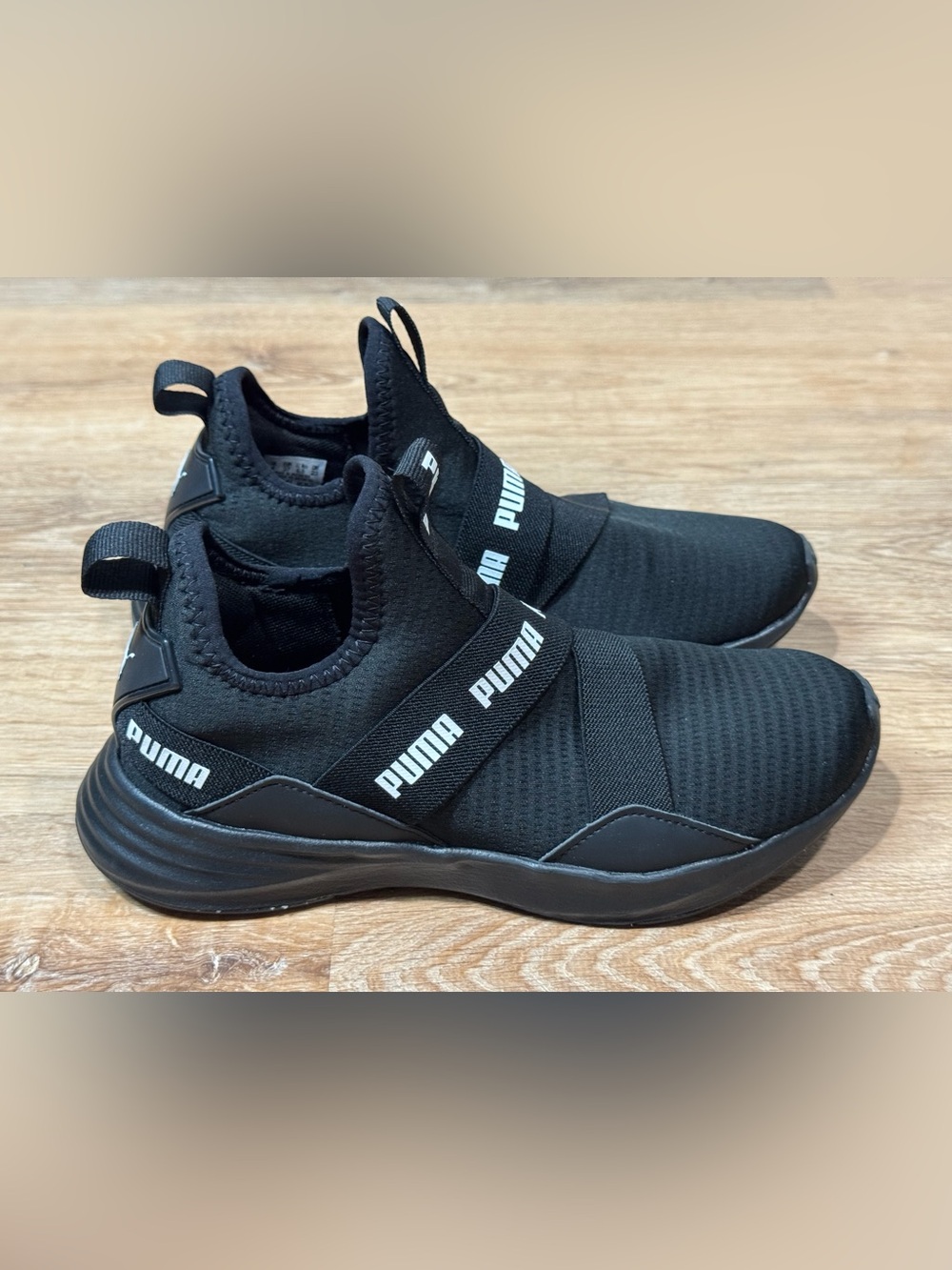 Puma Radiate Mid Top Running Shoes Black w/ White Logo Size 6.5